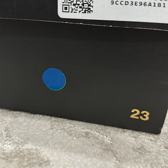 Air Jordan 1 Low- M 11 - worn inside once! No flaws. Black, grey, pink, white - Picture 12 of 12